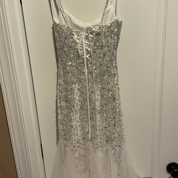 WHITE GOWN WITH SILVER AND CLEAR RHINESTONES women’s sz. 4 - Picture 8 of 14